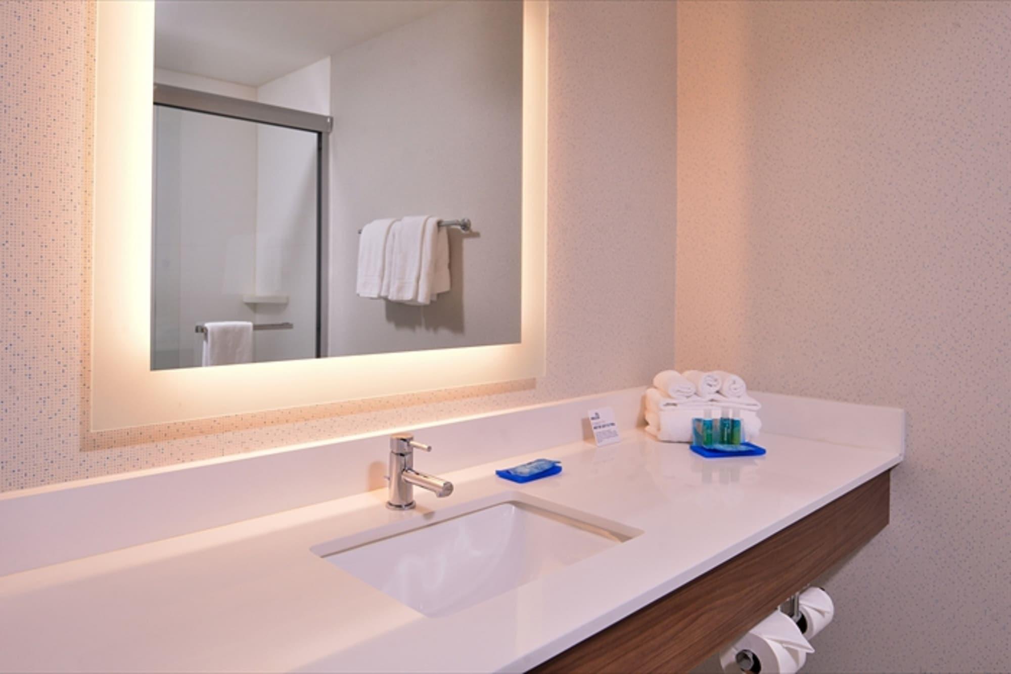 Holiday Inn Express Hotel & Suites Albany By Ihg Εξωτερικό φωτογραφία