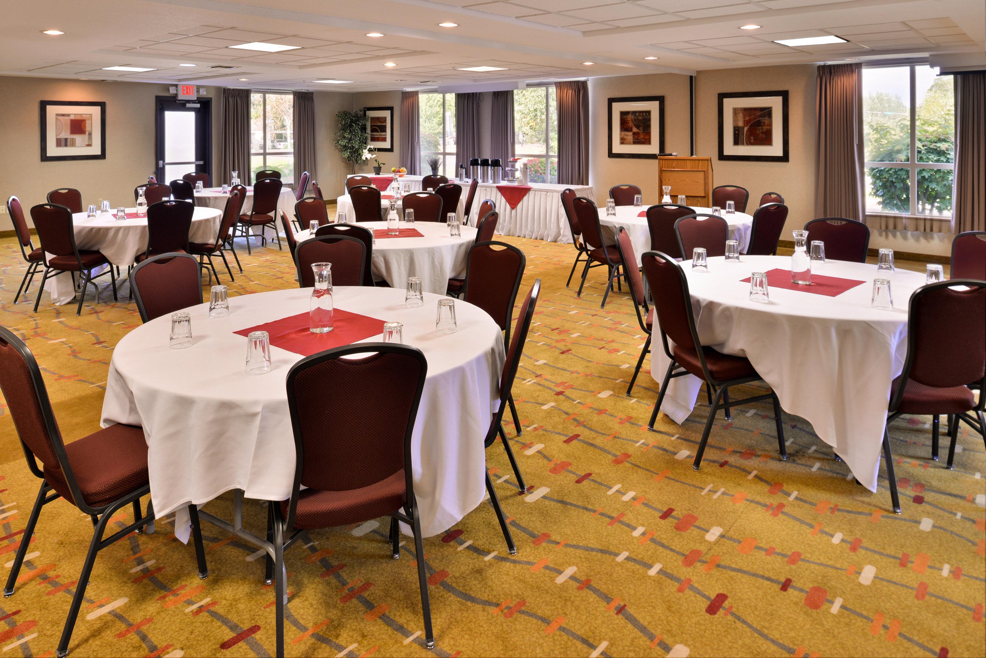 Holiday Inn Express Hotel & Suites Albany By Ihg Εξωτερικό φωτογραφία